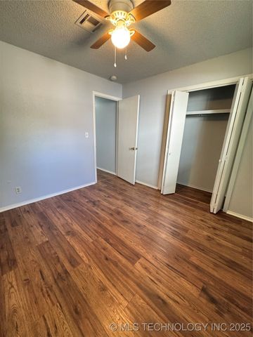 802 W 23rd Place N A&B, Claremore, OK 74017