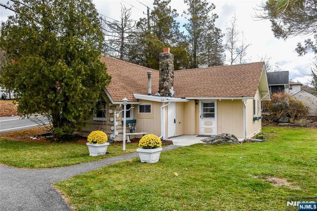 213 Otterhole Road, West Milford, NJ 07480