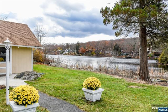 213 Otterhole Road, West Milford, NJ 07480