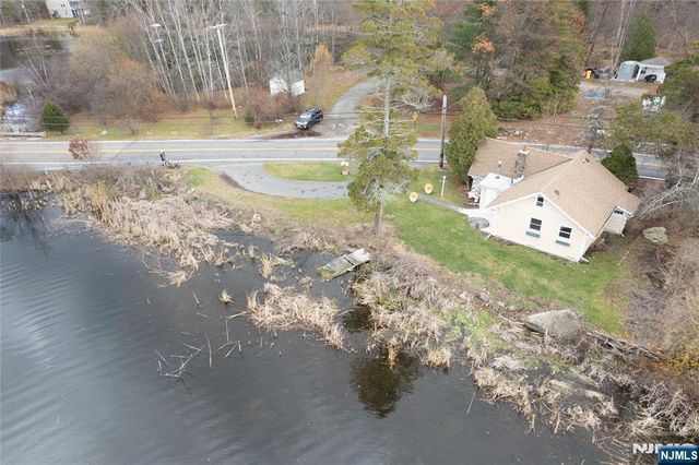 213 Otterhole Road, West Milford, NJ 07480