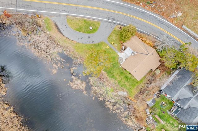 213 Otterhole Road, West Milford, NJ 07480