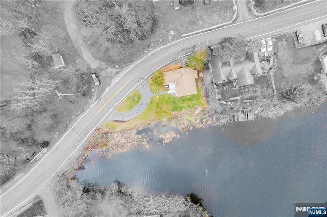 213 Otterhole Road, West Milford, NJ 07480