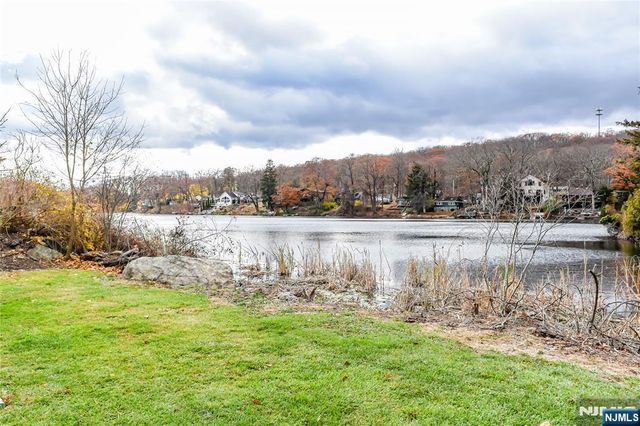 213 Otterhole Road, West Milford, NJ 07480