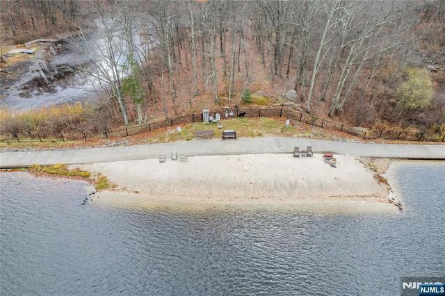 213 Otterhole Road, West Milford, NJ 07480