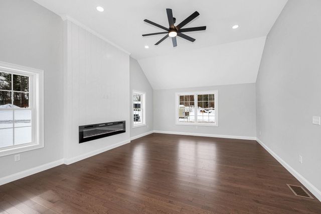 9 Cornstalk Lane, Pelham, NH 03076