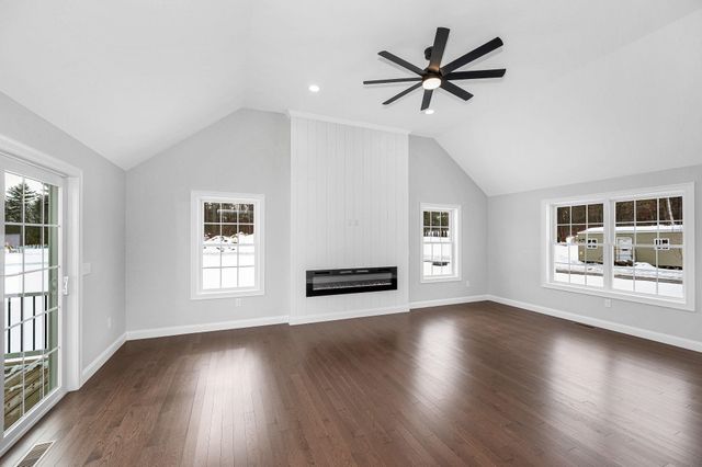 9 Cornstalk Lane, Pelham, NH 03076