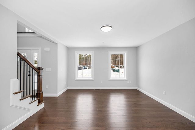 9 Cornstalk Lane, Pelham, NH 03076