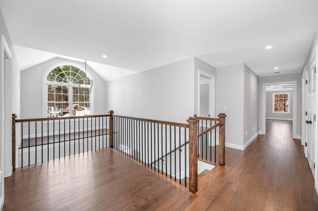 9 Cornstalk Lane, Pelham, NH 03076