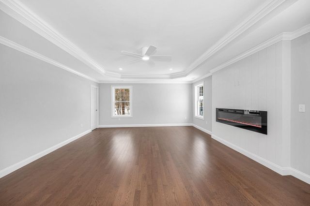 9 Cornstalk Lane, Pelham, NH 03076