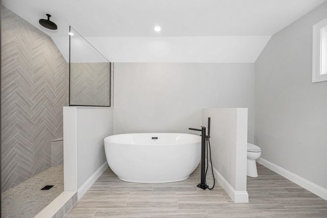 9 Cornstalk Lane, Pelham, NH 03076