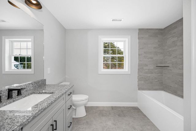 9 Cornstalk Lane, Pelham, NH 03076