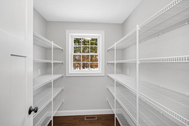 9 Cornstalk Lane, Pelham, NH 03076