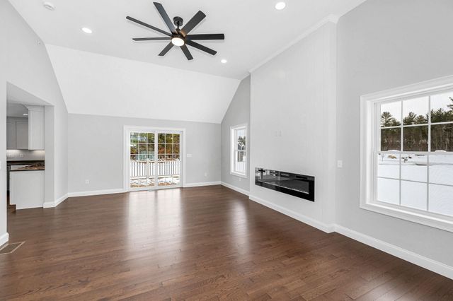 9 Cornstalk Lane, Pelham, NH 03076