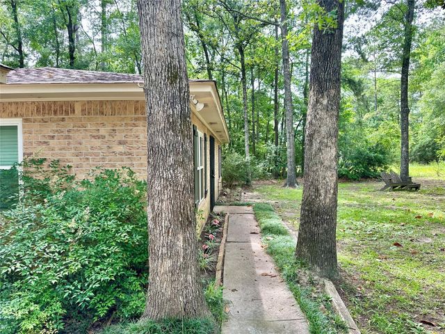 202 Spring Creek Loop, Livingston, TX 77351