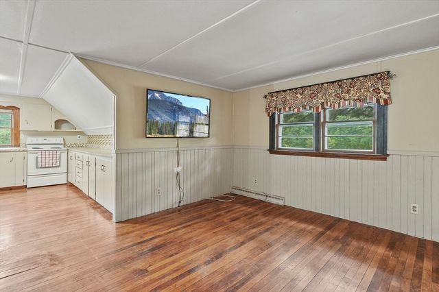 3 Cranberry Meadow Shore Road, Charlton, MA 01507