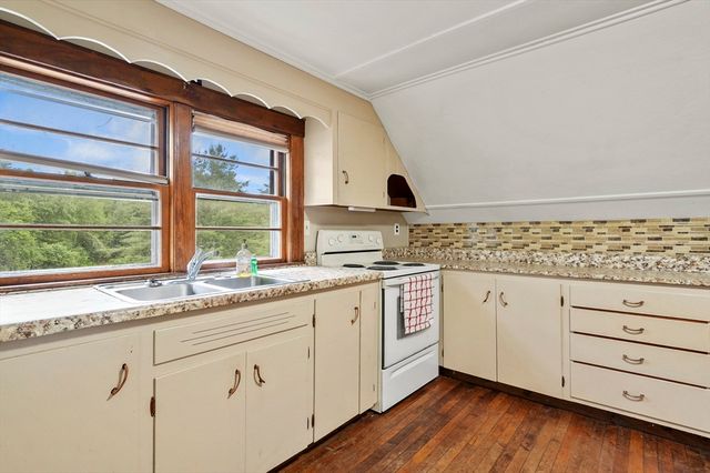 3 Cranberry Meadow Shore Road, Charlton, MA 01507