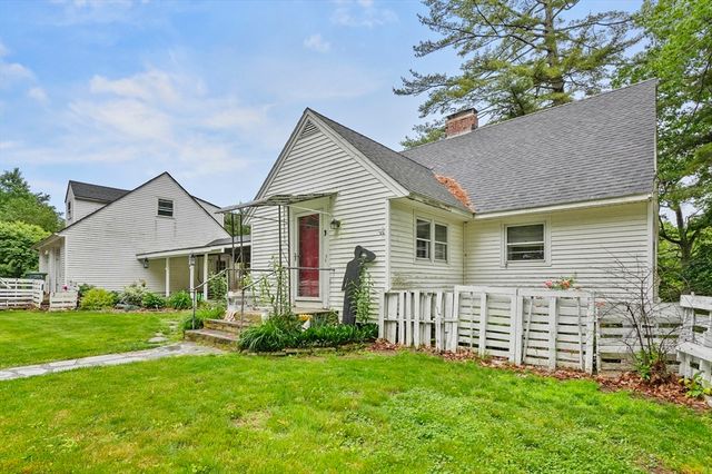 3 Cranberry Meadow Shore Road, Charlton, MA 01507