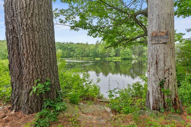 3 Cranberry Meadow Shore Road, Charlton, MA 01507