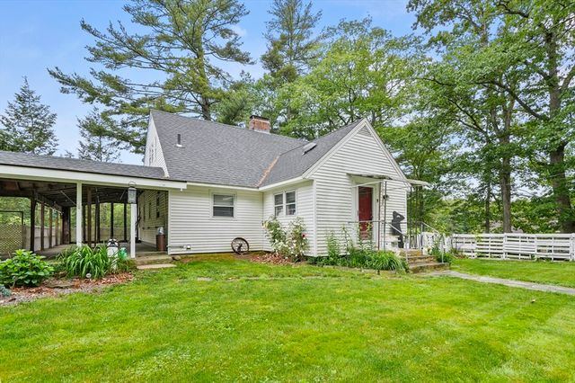 3 Cranberry Meadow Shore Road, Charlton, MA 01507