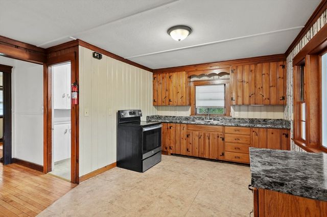 3 Cranberry Meadow Shore Road, Charlton, MA 01507