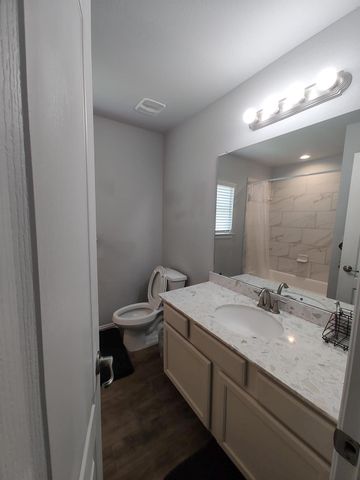 98 Road 6605, Dayton, TX 77535