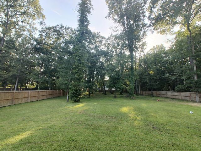 98 Road 6605, Dayton, TX 77535