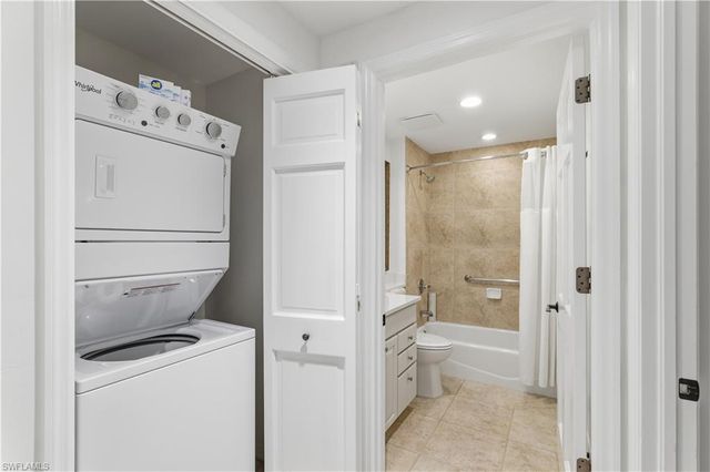 221 9th ST S # 123, Naples, FL 34102