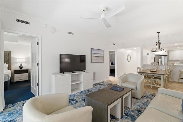 221 9th ST S # 123, Naples, FL 34102