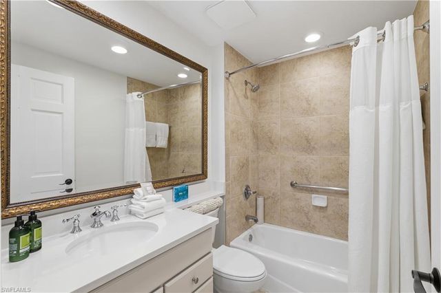 221 9th ST S # 123, Naples, FL 34102