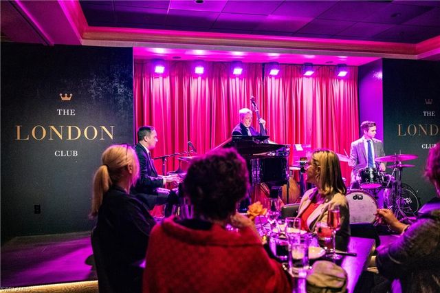 221 9th ST S # 123, Naples, FL 34102