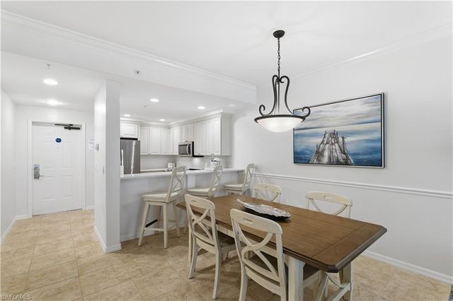 221 9th ST S # 123, Naples, FL 34102