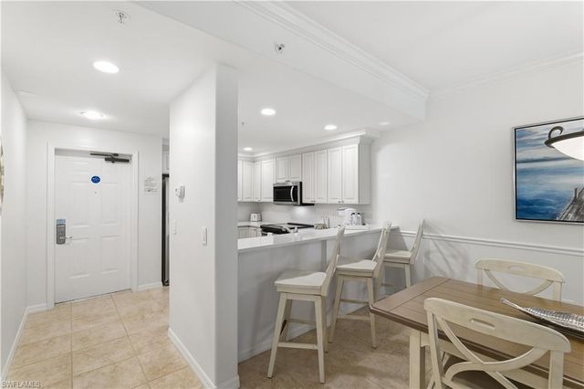 221 9th ST S # 123, Naples, FL 34102