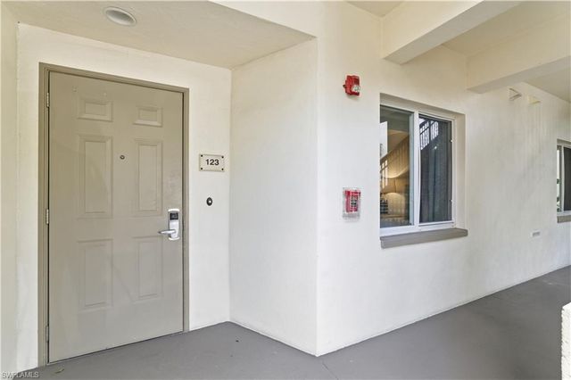 221 9th ST S # 123, Naples, FL 34102