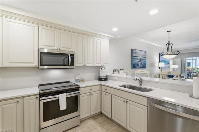 221 9th ST S # 123, Naples, FL 34102