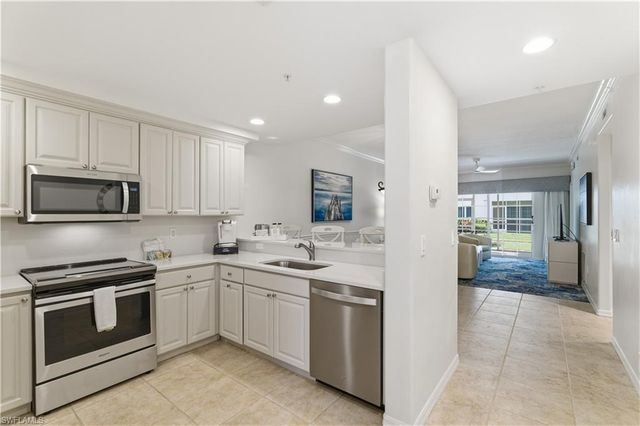 221 9th ST S # 123, Naples, FL 34102