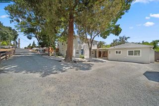 2910 Almond St, Martinez, CA 94553