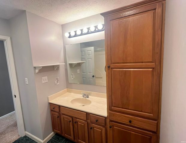 3204 Tiffany Court, Evansville, IN 47711