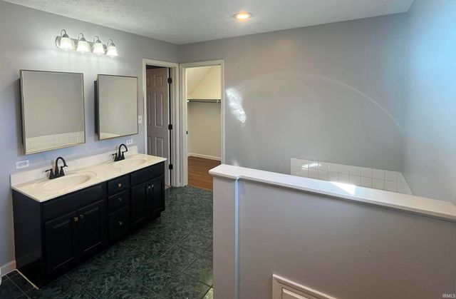 3204 Tiffany Court, Evansville, IN 47711