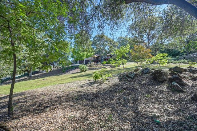 5175 Thomas Dr, Auburn, CA 95602