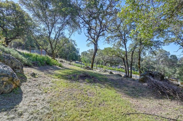 5175 Thomas Dr, Auburn, CA 95602