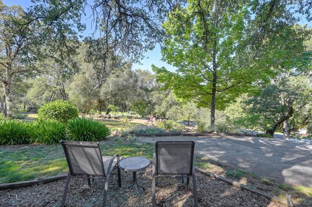 5175 Thomas Dr, Auburn, CA 95602