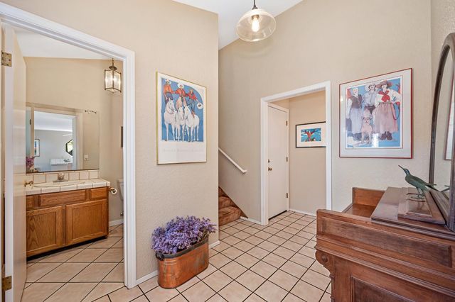5175 Thomas Dr, Auburn, CA 95602