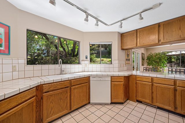 5175 Thomas Dr, Auburn, CA 95602