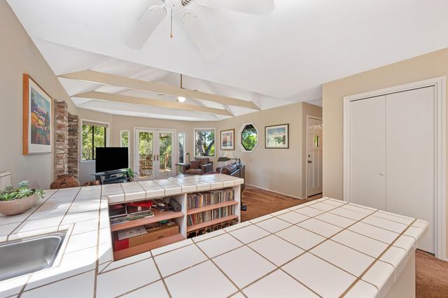 5175 Thomas Dr, Auburn, CA 95602