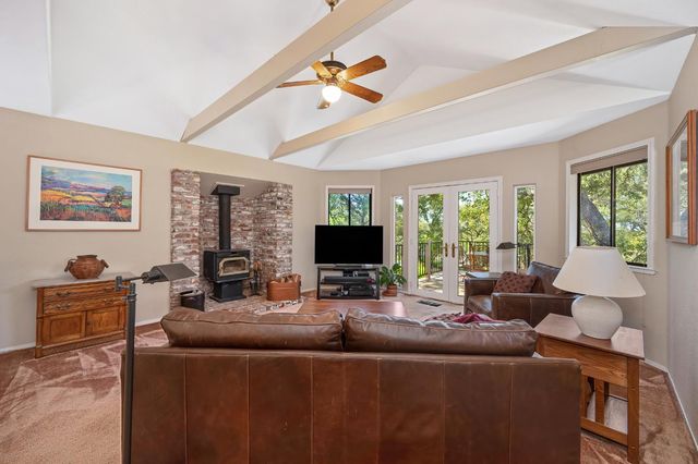 5175 Thomas Dr, Auburn, CA 95602