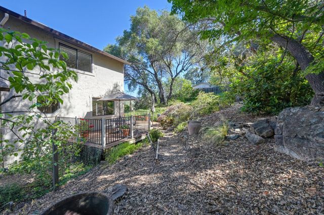5175 Thomas Dr, Auburn, CA 95602