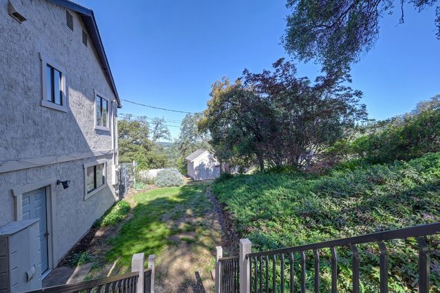 5175 Thomas Dr, Auburn, CA 95602