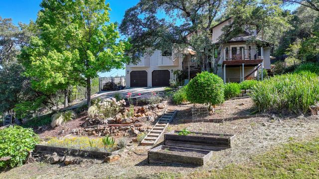 5175 Thomas Dr, Auburn, CA 95602