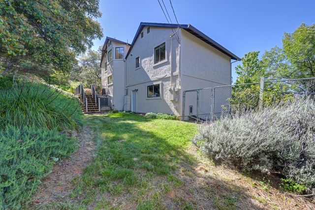 5175 Thomas Dr, Auburn, CA 95602