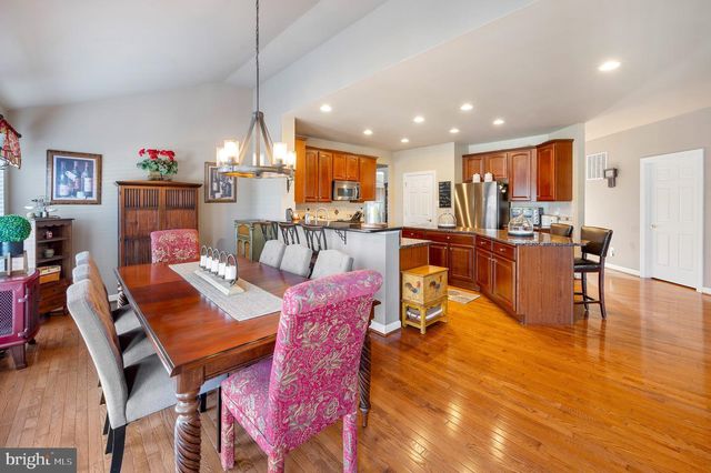 1034 RUNAWAY DR, Pennsburg, PA 18073